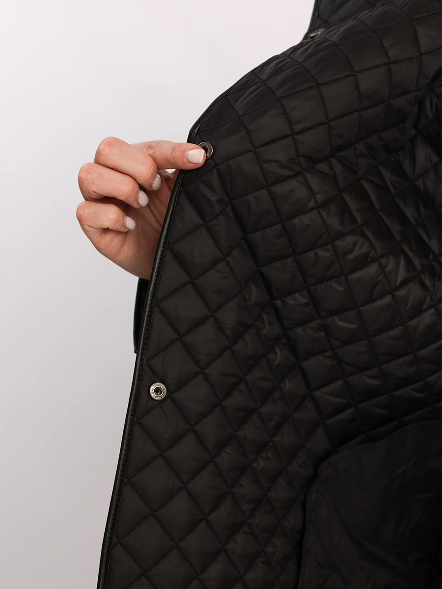 Пальто стеганое черное с капюшоном